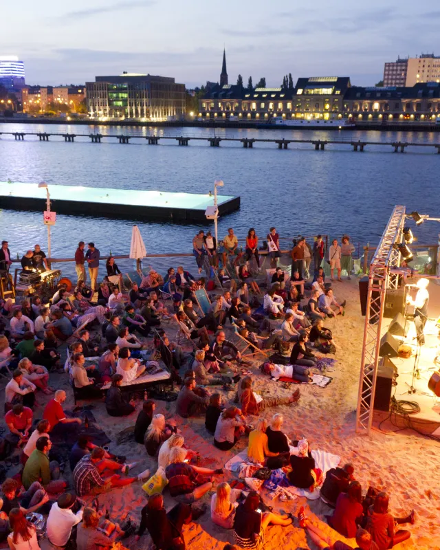Foto: Badeschiff Berlin