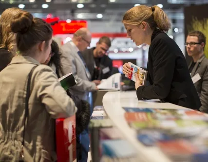 Foto: Beratungsgespräch bei der ITB Berlin
